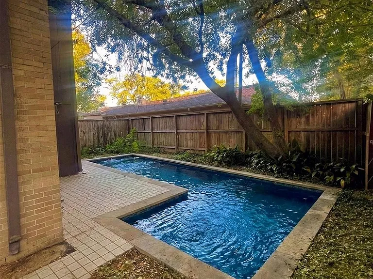 4560 Bellaire Blvd — Photo 5