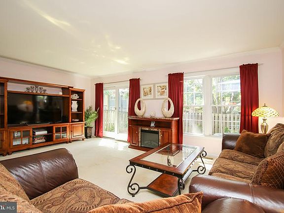5th image of 9326 Bremerton Way