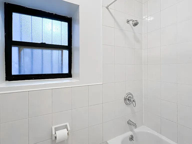 310 W 116th St #1B — Photo 7