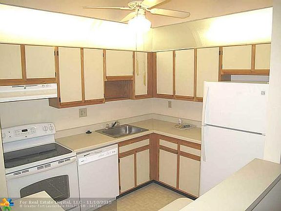 2nd image of 10869 W Clairmont Cir