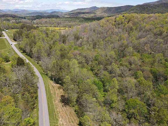2nd image of 513 Trackrock Gap Rd