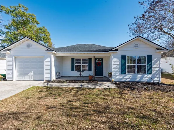 819 Kristen Ln, Hahira, GA 31632