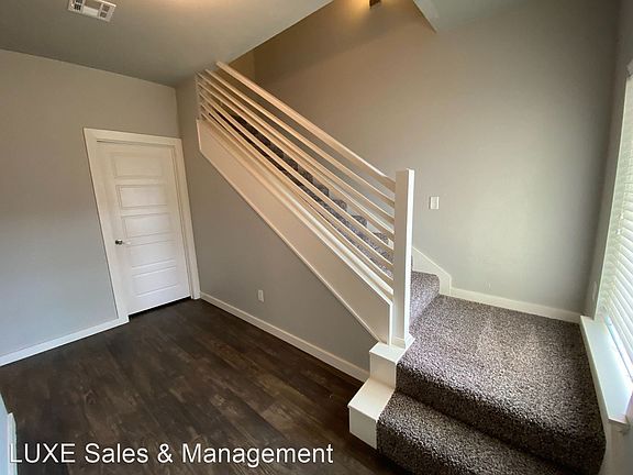 3rd image of 17608 Hampton Park Dr #B