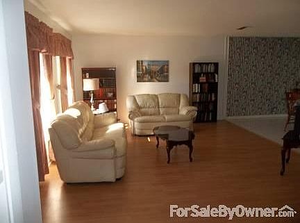 Living room
						:
						New wood floor