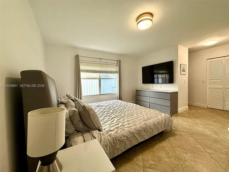 248 W Riverbend Dr — Photo 8