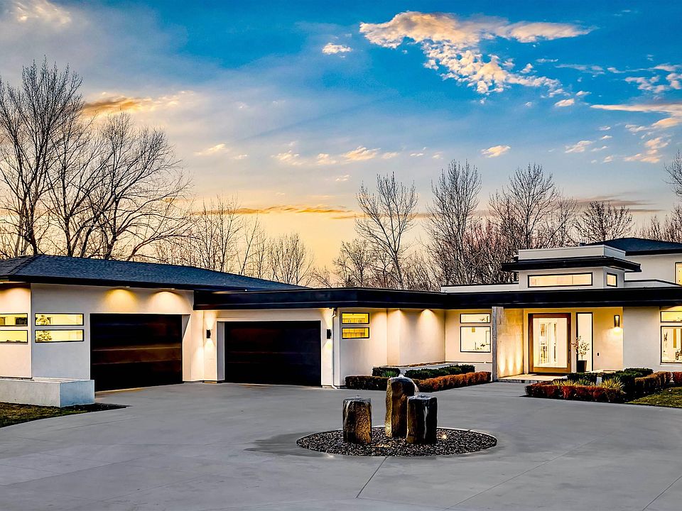 1st image of 348 E Riversedge Dr