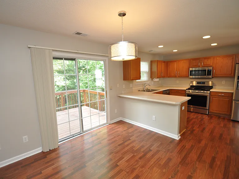117 Tiverton Woods Dr — Photo 9