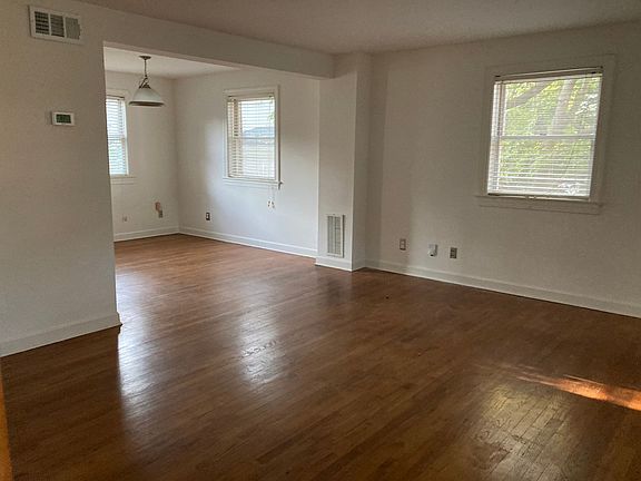 2nd image of 1900 Smallwood Dr
