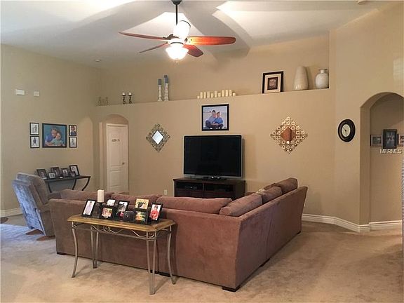 4th image of 27202 Fordham Dr