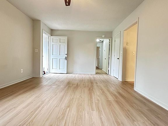 3rd image of 141 Waycross St
