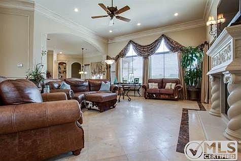4th image of 610 Stowe Ln