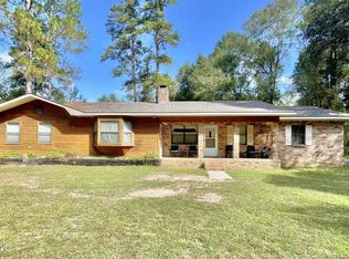 918 Neely Avera Rd, Neely, MS 39461