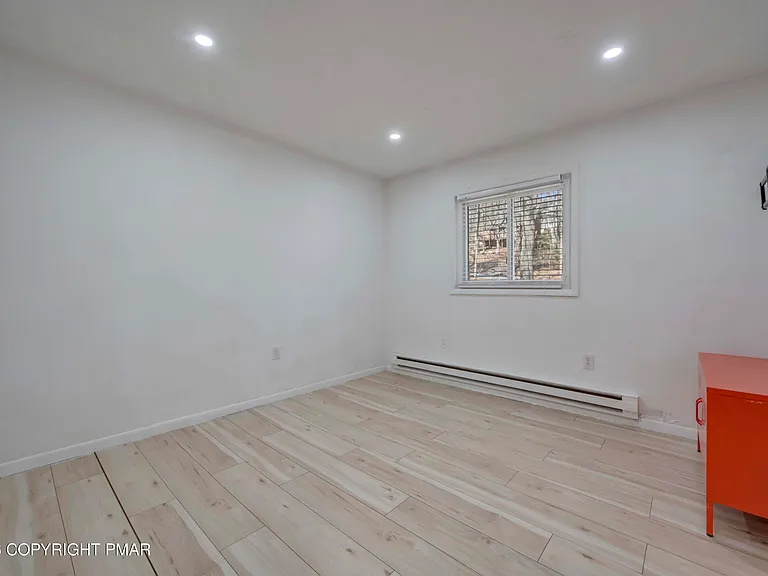 187 Bellingham Dr — Photo 26