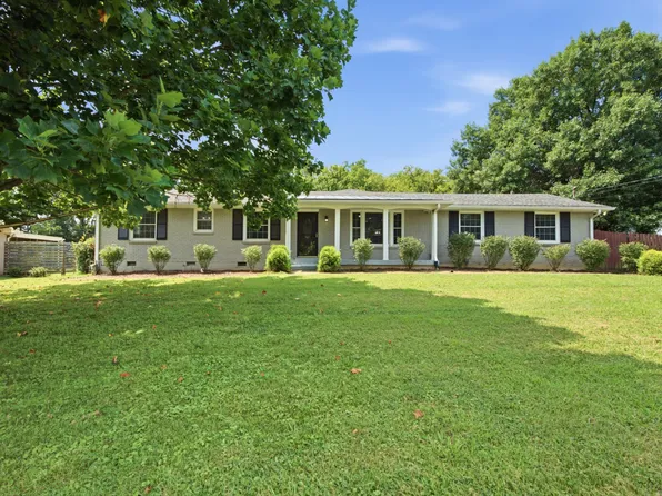 114 Wessington Pl, Hendersonville, TN 37075