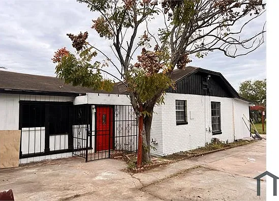 601 Scott Dr — Photo 1