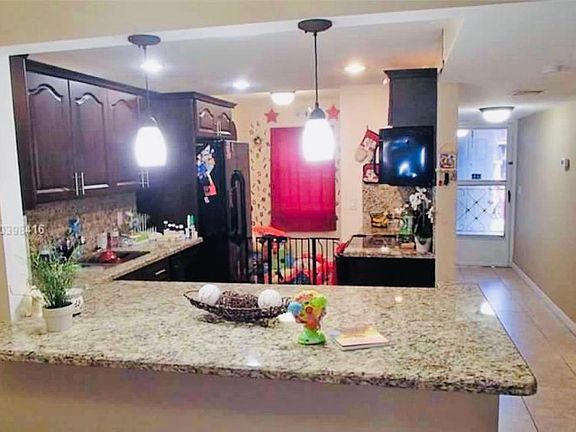 3rd image of 5939 Forest Hill Boulevard #102