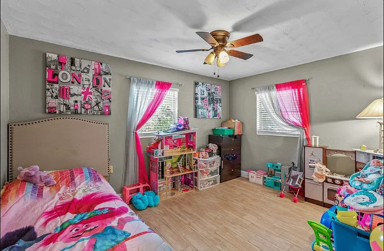 4 bed, 1219 sqft, $850 — Photo 1