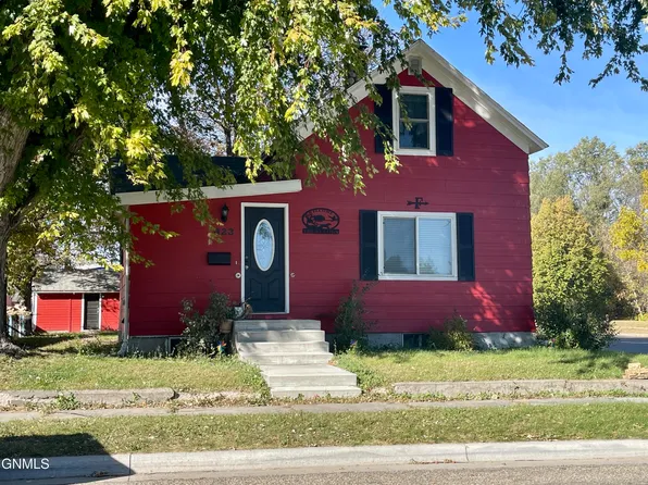 423 5th Ave NW, Jamestown, ND 58401