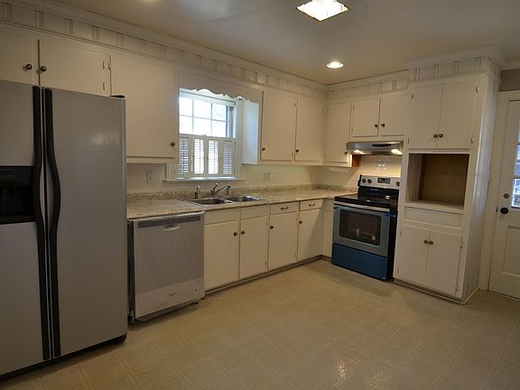4th image of 1402 E 14th St