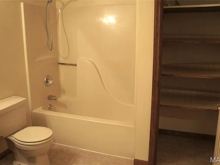 1631 Thunderbird Ln — Photo 12