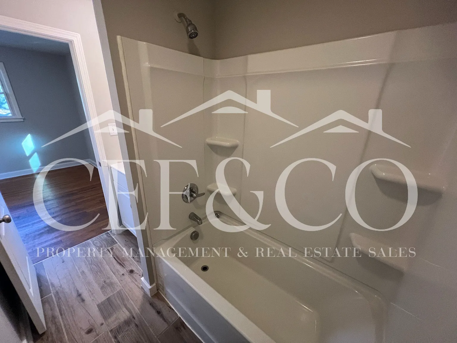 3 bed, 1210 sqft, $1,295 — Photo 3