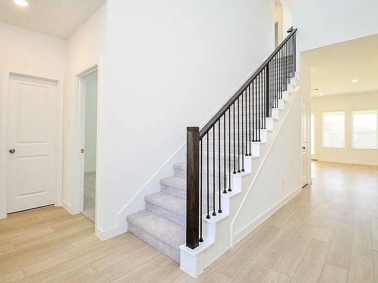2708 Pine Bluff Dr — Photo 13