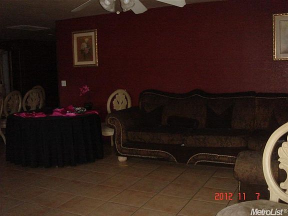 2nd image of 121 N Del Mar Ave