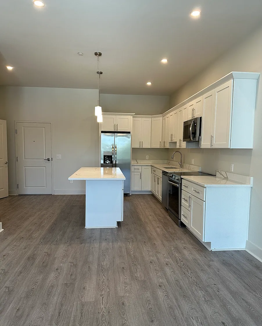 471 Washington St — Photo 2