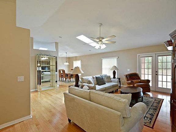 5th image of 3438 Branch Creek Dr