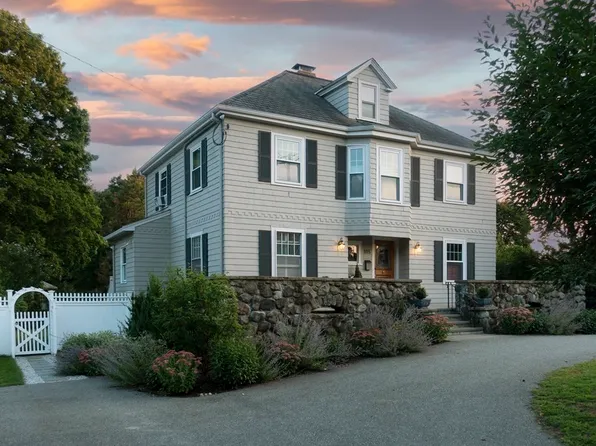 195 Woburn St, Lexington, MA 02420