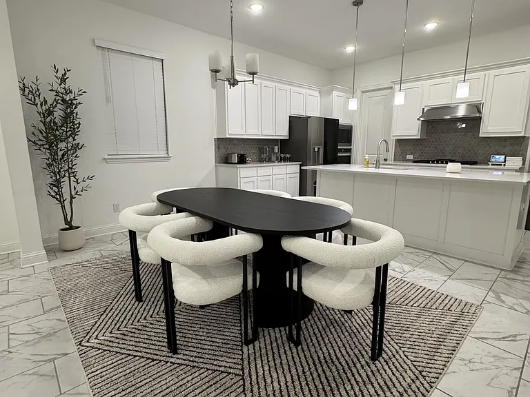 semi dining area with near access to kitchen