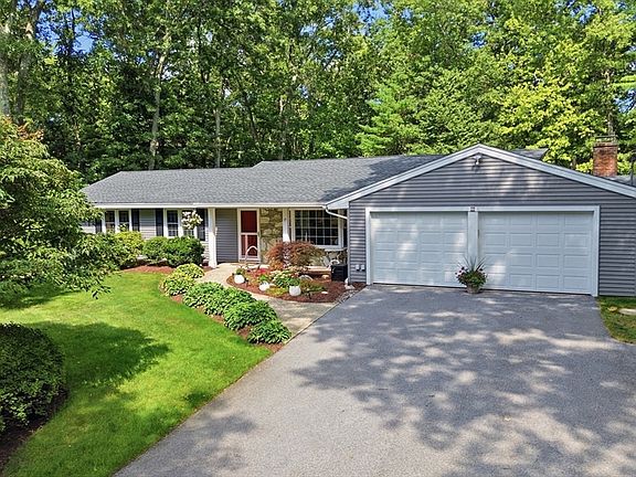 2nd image of 17 Hickory Ln