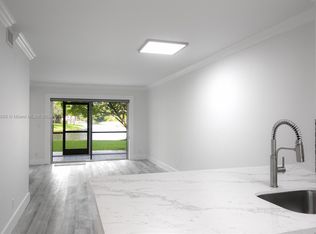 2226 N Cypress Bend Dr APT 103, Pompano Beach, FL 33069