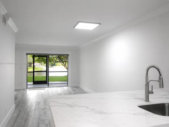2226 N Cypress Bend Dr APT 103, Pompano Beach, FL 33069