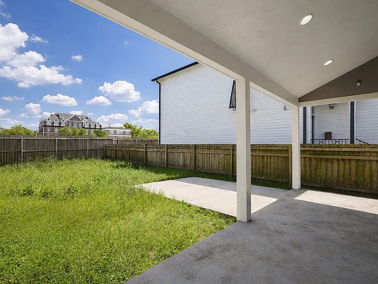 2131 Dumaine St — Photo 20