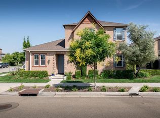 4001 Harlan Ranch Blvd, Clovis, CA