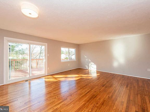 3rd image of 5 Bannock Ct