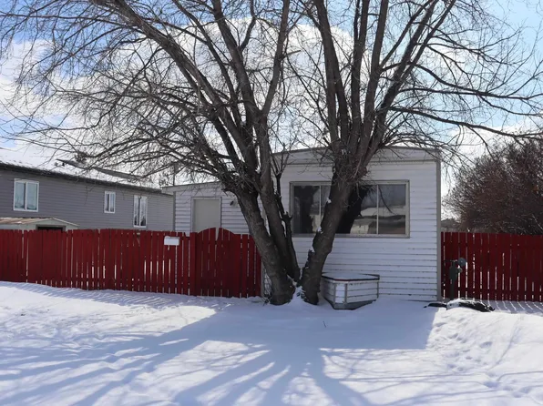 5103 64th Ave, Ponoka, AB T4J 1E2