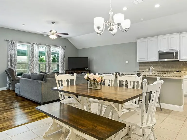 260 Hilltop Dr — Photo 10