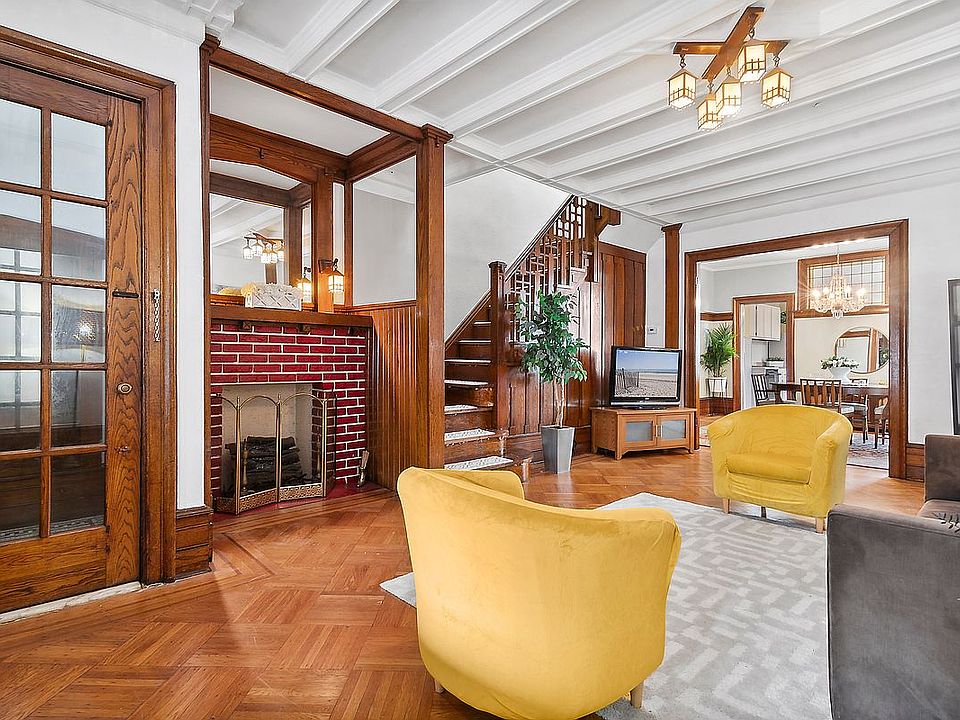 1st image of 223A Windsor Pl