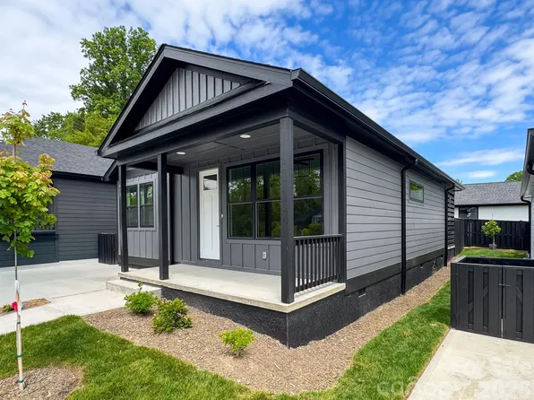 617 W Allen St, Hendersonville, NC 28739