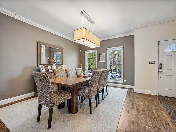 DiningRoom