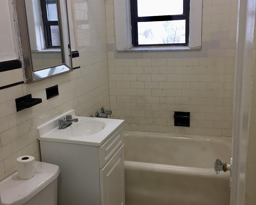 1st image of 10233 91st Ave APT 3D
