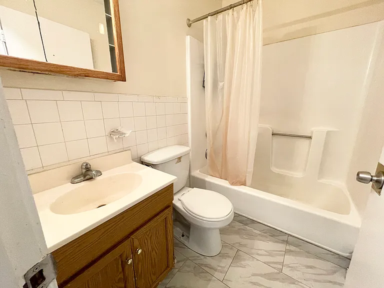 92 Hammond St #3L — Photo 6