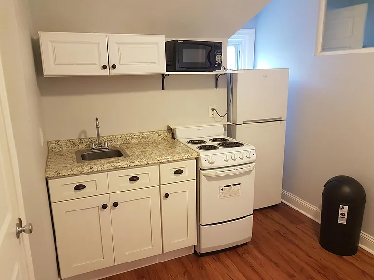 323 S 46th St #4F — Photo 7