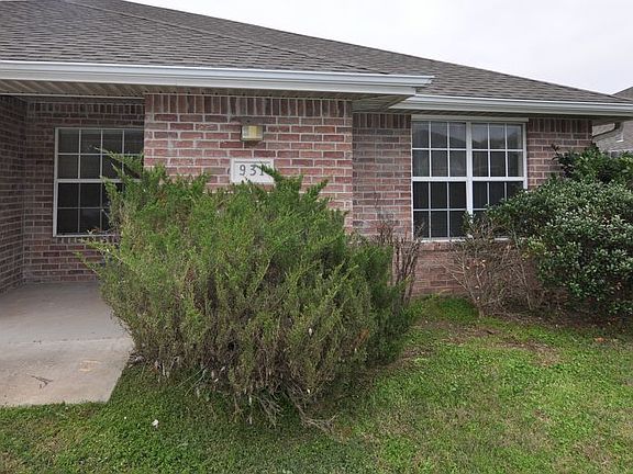 2nd image of 929 Crepe Myrtle St #0
