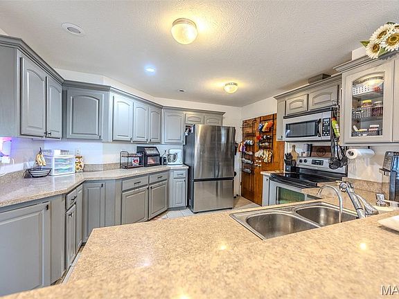 2nd image of 18989 Ladera Rd