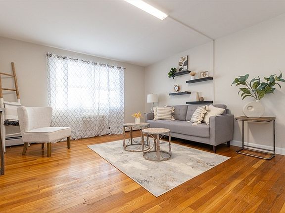 4th image of 35 Montvale Ave APT 8