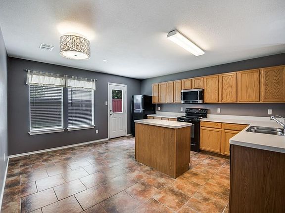 4th image of 2514 Buckskin Dr