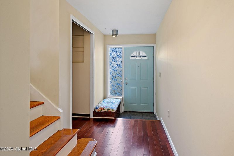 3rd image of 114 Hackett Boulevard